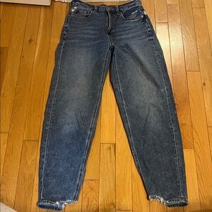 American Eagle relaxed mom jeans